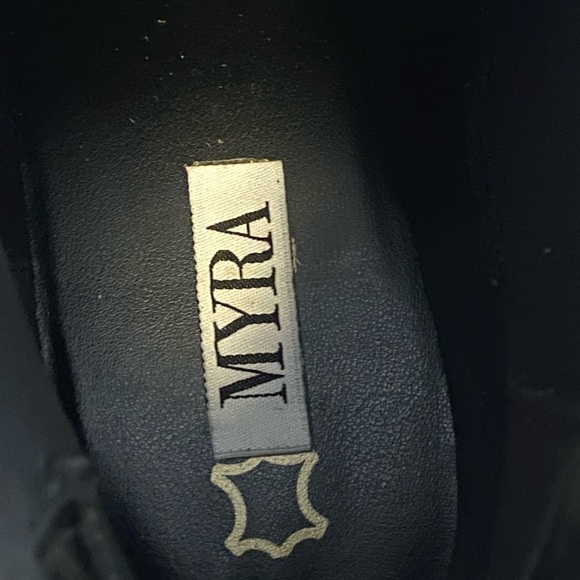 Womens cowhide booties size 9 - Picture 7 of 8